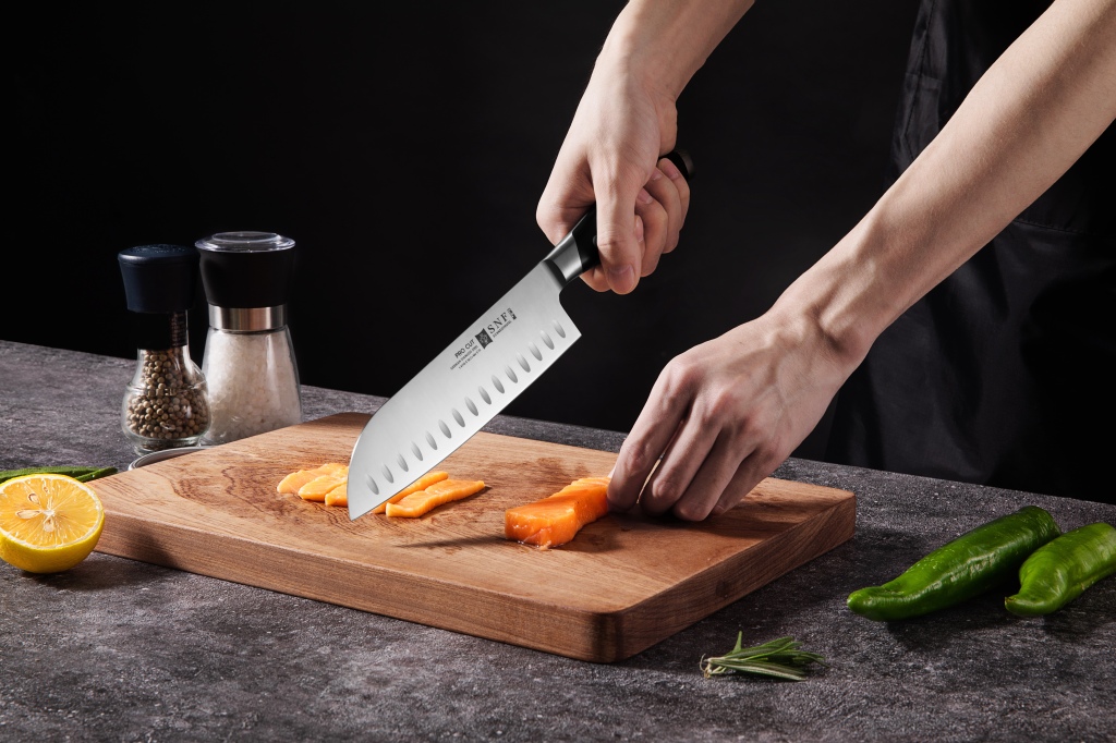 Enhancing Comfort and Control: The Impact of Ergonomics in Kitchen Knife Handles